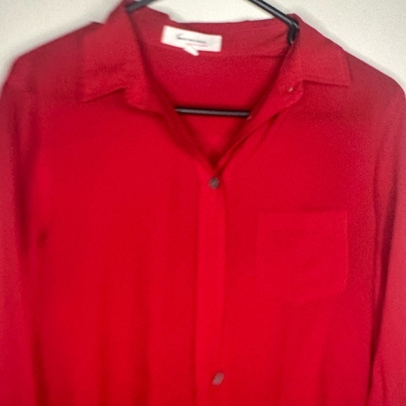 Two by Vince Camuto Women Red Long Sleeve Silk Blouse button detail size small‎ - Picture 2 of 11